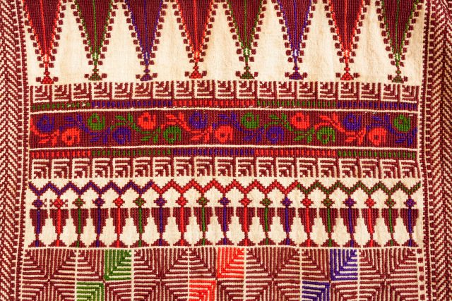 Exhibition Tour – Material Power: Palestinian Embroidery